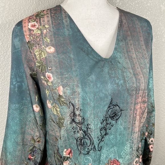 Floral Boho V-Neck Long Sleeve Top Size Small - Picture 2 of 6